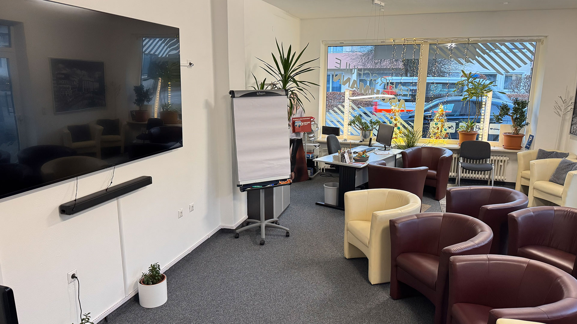 Fahrschule Aschmann Filiale Zorneding – Innenraum / Büro